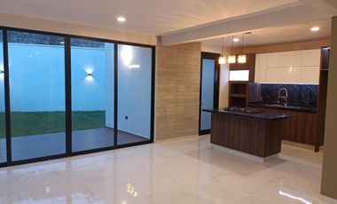 Casa en venta en Monte Magno: 4 habitaciones y jardín con mas de 50 m2