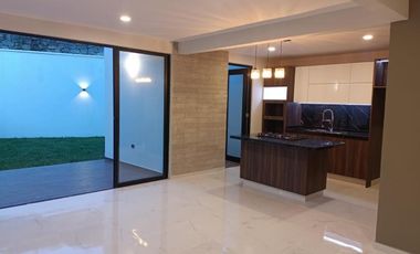 Casa en venta en Monte Magno: 4 habitaciones y jardín con mas de 50 m2