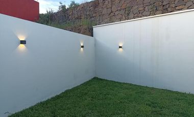 Casa en venta en Monte Magno: 4 habitaciones y jardín con mas de 50 m2