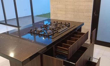 Casa en venta en Monte Magno: 4 habitaciones y jardín con mas de 50 m2