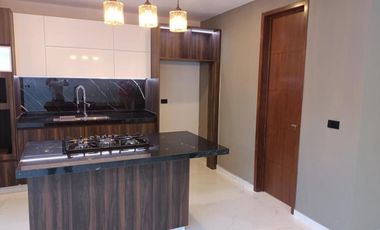 Casa en venta en Monte Magno: 4 habitaciones y jardín con mas de 50 m2