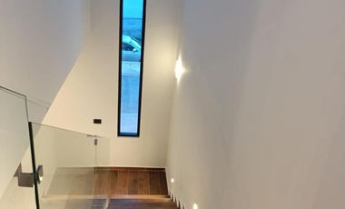 Casa en venta en Monte Magno: 4 habitaciones y jardín con mas de 50 m2