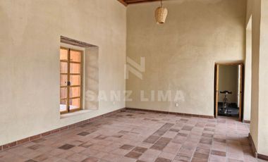 Urquijo Residencial: Casa Torrijo, luminoso, moderno y comodo hogar.