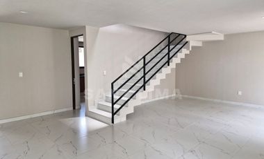 Urquijo Residencial: Casa Torrijo, luminoso, moderno y comodo hogar.