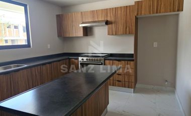 Urquijo Residencial: Casa Torrijo, luminoso, moderno y comodo hogar.