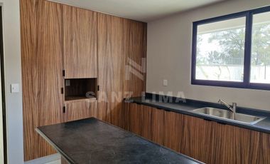 Urquijo Residencial: Casa Torrijo, luminoso, moderno y comodo hogar.