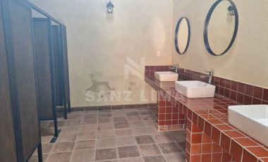 Urquijo Residencial: Casa Torrijo, luminoso, moderno y comodo hogar.