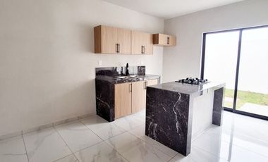 Venta de Casa de 2 Recámaras, 2 Plantas en Montellano2, Villa de Álvarez Colima