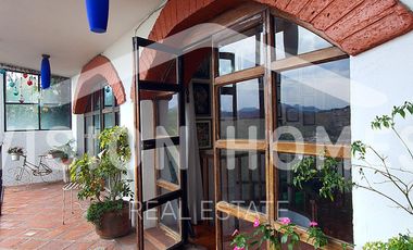 CASA EN VENTA  con vista panorámica y seguridad