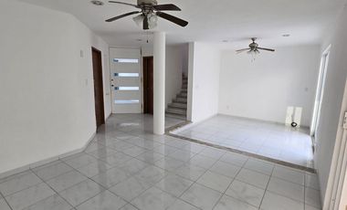 Casa en venta en privada