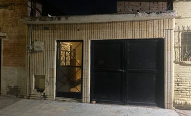 CASA CON TERRENO EXCEDENTE EN VENTA EN ZONA CENTRO