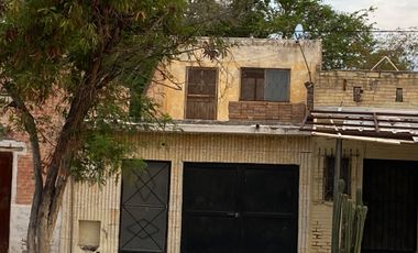 CASA CON TERRENO EXCEDENTE EN VENTA EN ZONA CENTRO