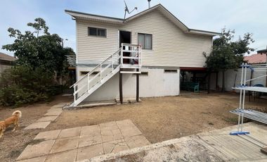 CASA ESTILO NORDICA EL QUISCO NORTE AMOBLADA