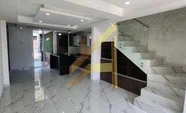 Casa en Venta en Los Tréboles  Zapopan