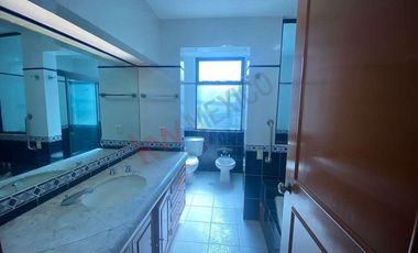 CASA EN RENTA EN PARQUES  DE LA HERRADURA