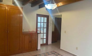 CASA EN RENTA EN PARQUES  DE LA HERRADURA