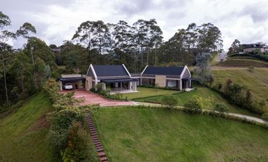 EXCLUSIVA CASA EN VENTA EN MONTESERENO, EL RETIRO