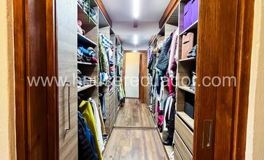 Oportunidad única Casa de una planta con amplios patios, estudio y seguridad en urbanización privada