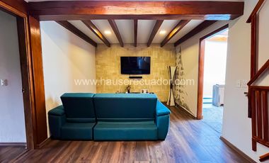 Oportunidad única Casa de una planta con amplios patios, estudio y seguridad en urbanización privada