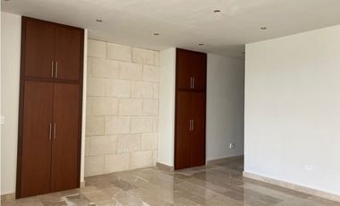 Moderna Casa en venta en zona Yucatán Country club, Mérida