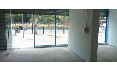 ARRIENDO Local Comercial de 54,35 m2, Metro Santa Ana