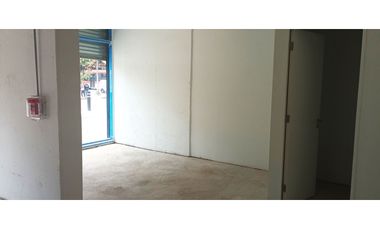 ARRIENDO Local Comercial de 54,35 m2, Metro Santa Ana