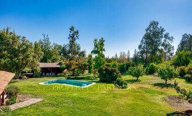 Gran casa familiar en parcela cercana a supermercados y colegios en Talagante