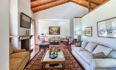 Gran casa familiar en parcela cercana a supermercados y colegios en Talagante