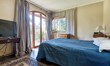 Gran casa familiar en parcela cercana a supermercados y colegios en Talagante