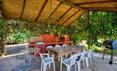 Gran casa familiar en parcela cercana a supermercados y colegios en Talagante