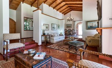 Gran casa familiar en parcela cercana a supermercados y colegios en Talagante