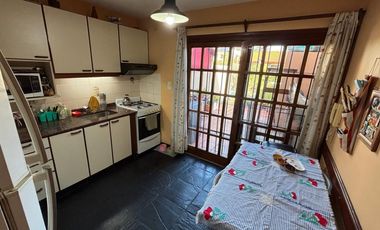 Casa  en Venta Haedo / Moron (A108 8090)