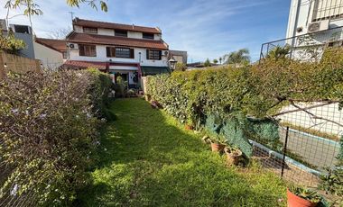 Casa  en Venta Haedo / Moron (A108 8090)