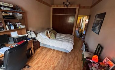 Casa  en Venta Haedo / Moron (A108 8090)