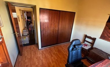 Casa  en Venta Haedo / Moron (A108 8090)