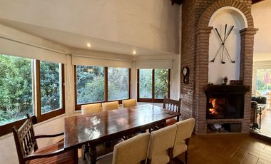 Casa chalet estilo moderno en Venta en barrio privado Club Campos de Golf Las Praderas De Lujan.