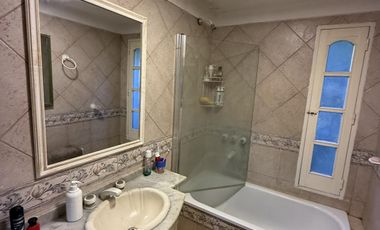 Casa chalet estilo moderno en Venta en barrio privado Club Campos de Golf Las Praderas De Lujan.