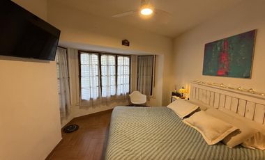 Casa chalet estilo moderno en Venta en barrio privado Club Campos de Golf Las Praderas De Lujan.