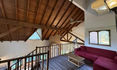 Casa chalet estilo moderno en Venta en barrio privado Club Campos de Golf Las Praderas De Lujan.