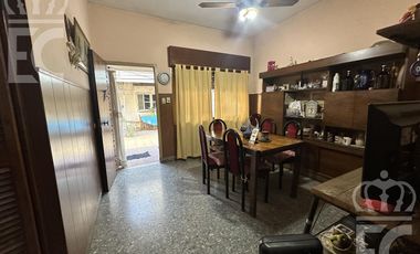 Venta- Casa para dos familias en Lanús Este