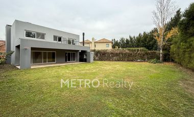 Casa en alquiler con 3 habitaciones en Los Sauces Nordelta