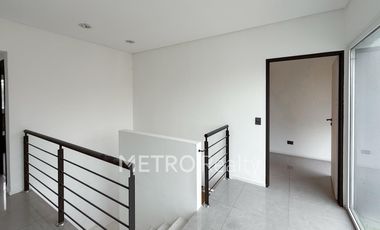 Casa en alquiler con 3 habitaciones en Los Sauces Nordelta