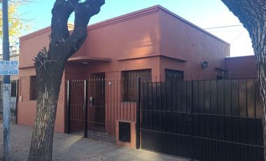 Casa en  ALQUILER  Pilar Centro