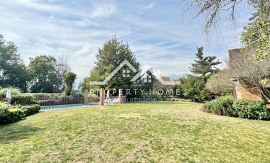 CASA VENTA 7 DORM EN CONDOMINIO LAS BRISAS CHICUREO COLINA
