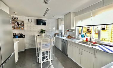 VENTA 5 DORM CHICUREO PIEDRA ROJA
