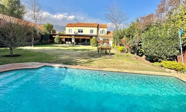 VENTA 5 DORM CHICUREO PIEDRA ROJA