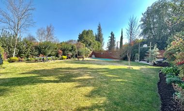 VENTA 5 DORM CHICUREO PIEDRA ROJA
