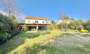 VENTA 5 DORM CHICUREO PIEDRA ROJA