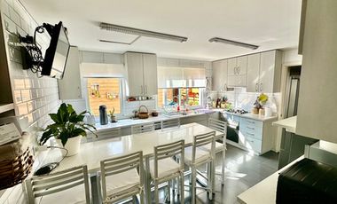 VENTA 5 DORM CHICUREO PIEDRA ROJA