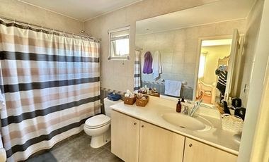 VENTA 5 DORM CHICUREO PIEDRA ROJA